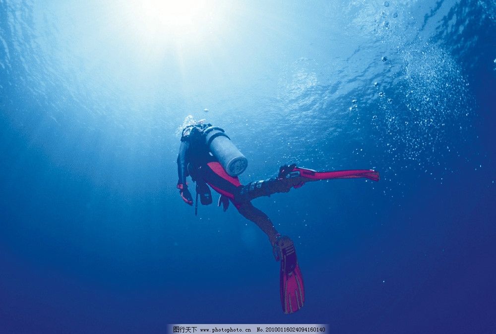 潜水 潜水员 大海 海底 氧气瓶 素材 广告素材 设计素材 创意图片